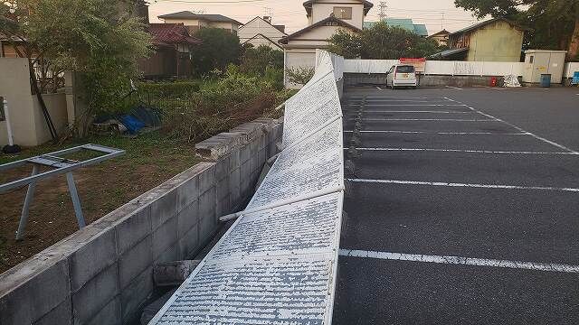 豊島区　浮遊タイル階段