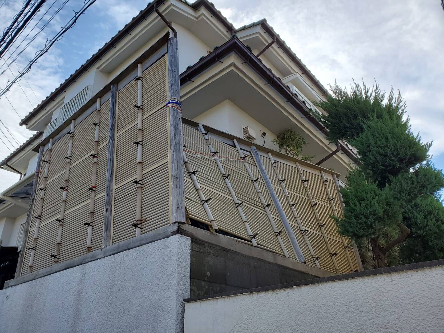 豊島区　浮遊タイル階段