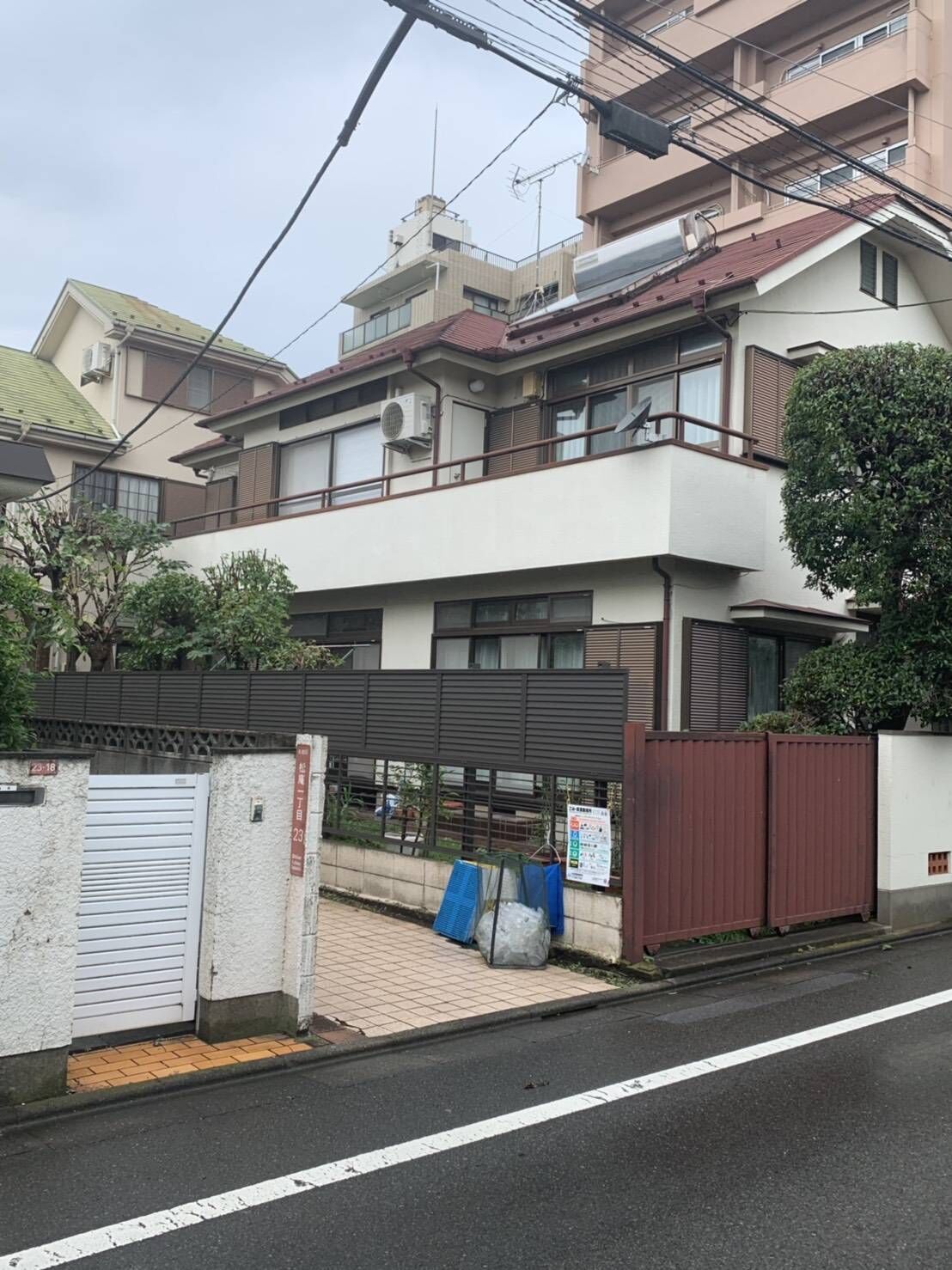 豊島区　浮遊タイル階段