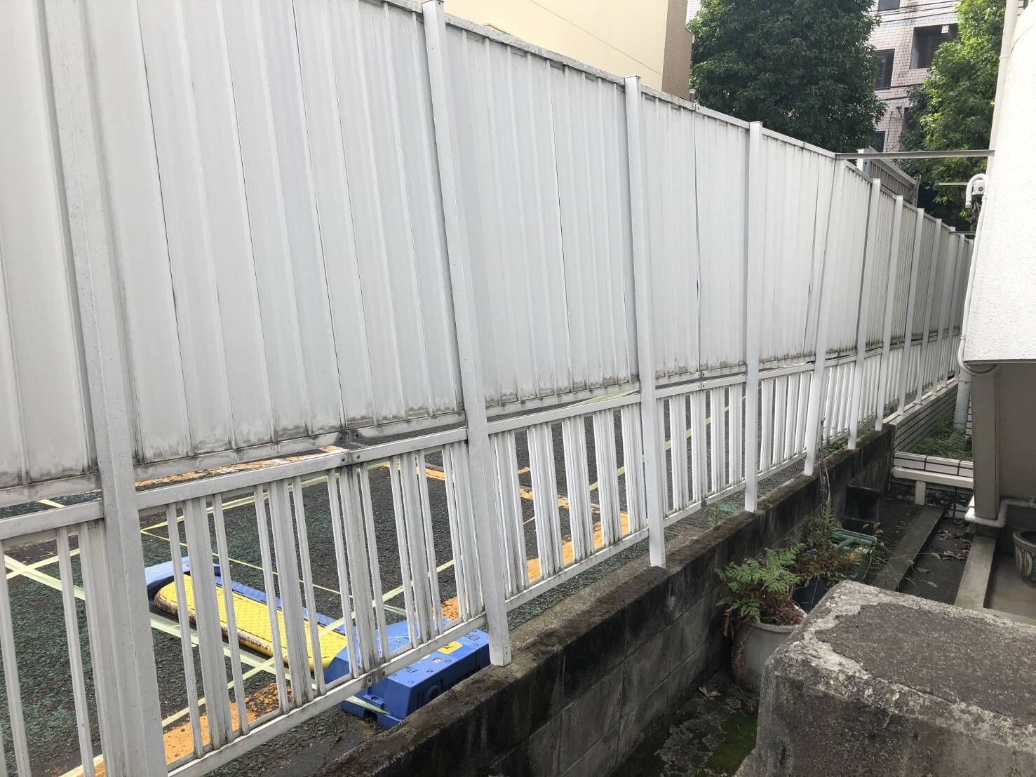 豊島区　浮遊タイル階段