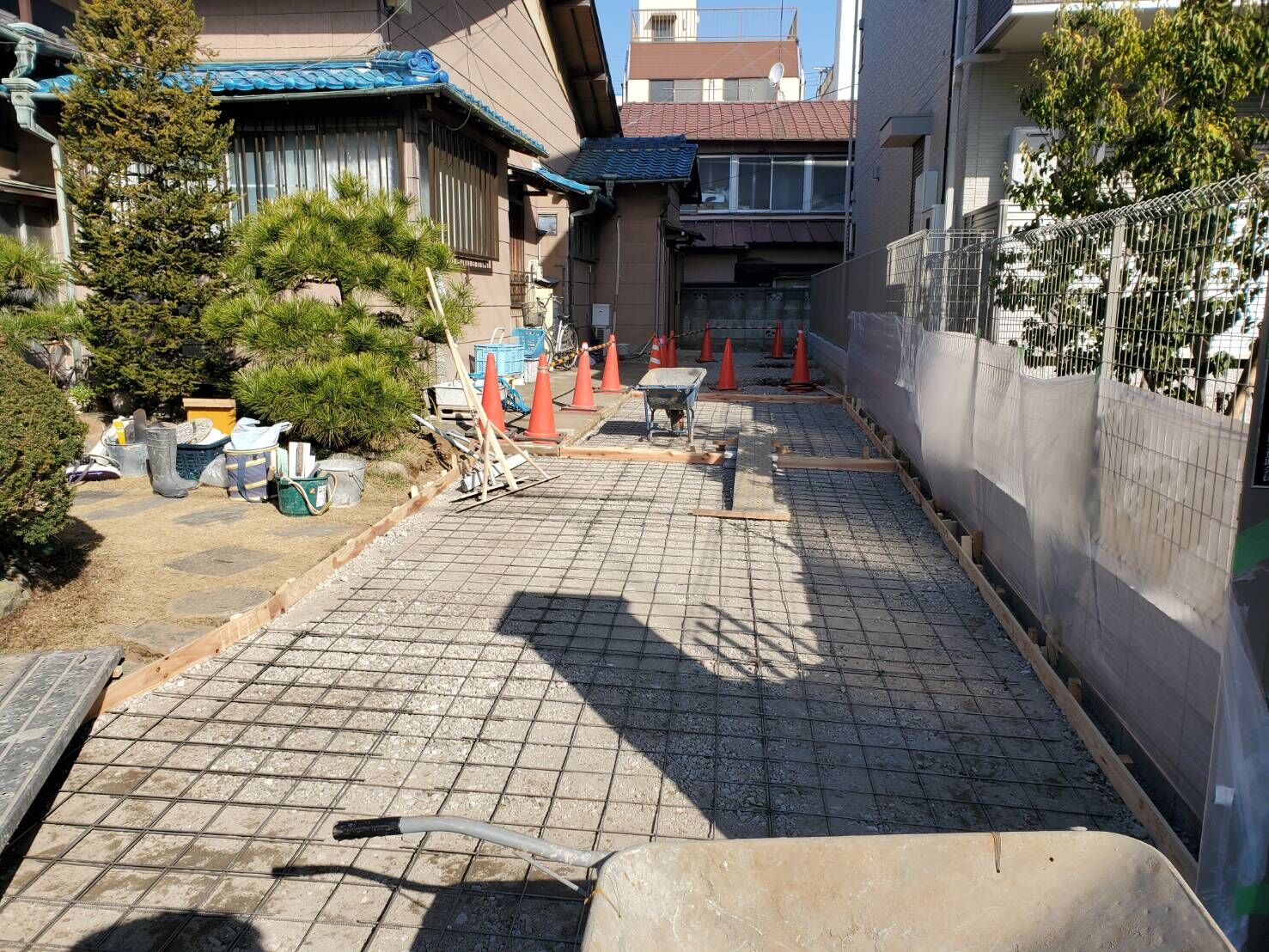 豊島区　浮遊タイル階段