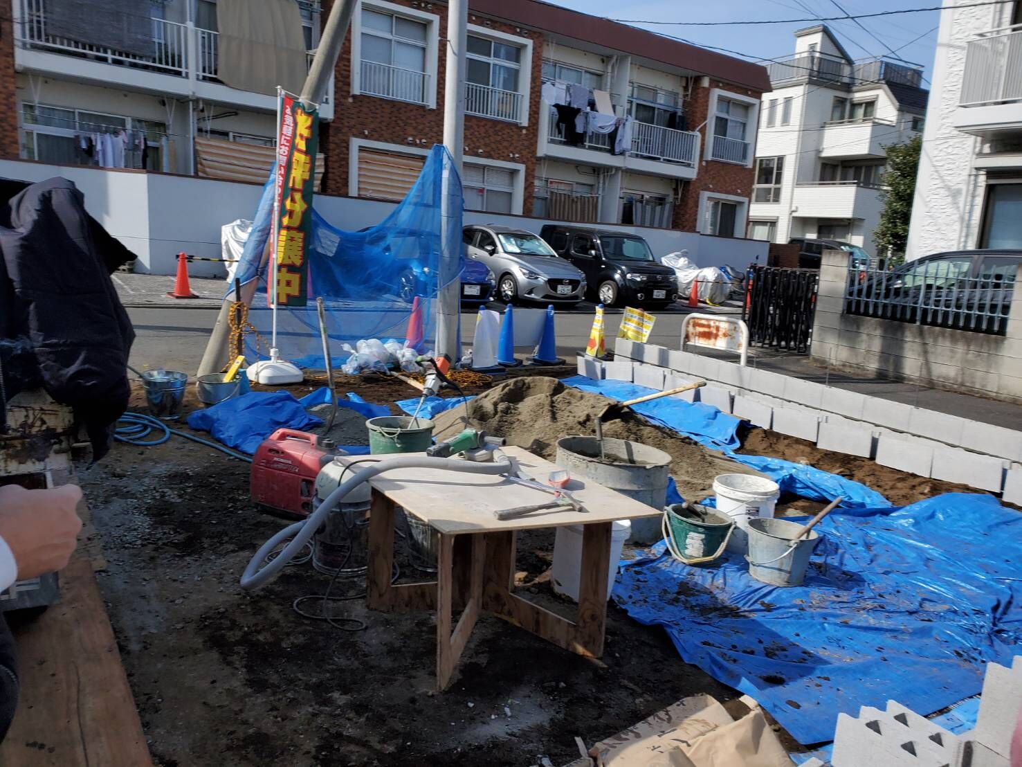 豊島区　浮遊タイル階段